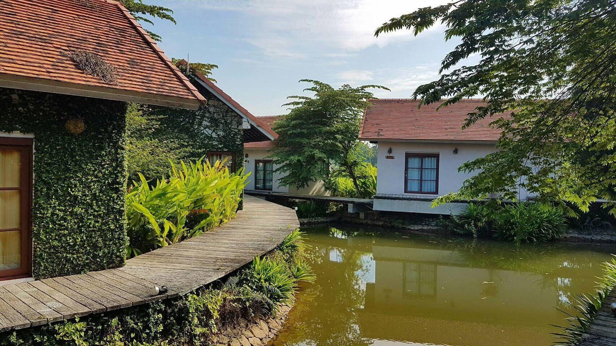 Chiangmai Royal Creek Hotel Hang Dong Exterior photo